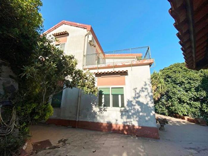 Casa con 6 locali in vendita in Via San Francesco Castanea delle Furie Sn, Messina