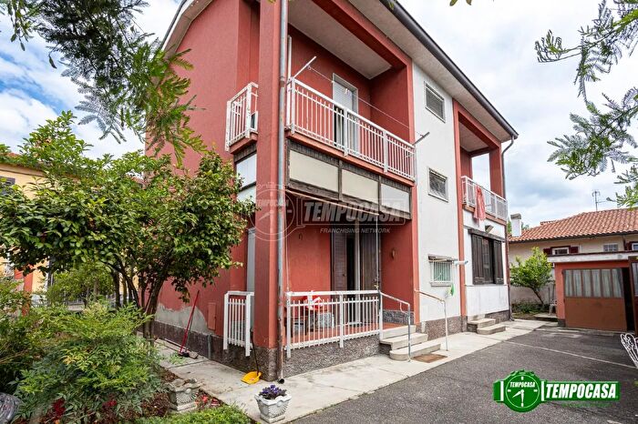 Casa quadrilocale in vendita in Via Martiri della Libertà, Inveruno