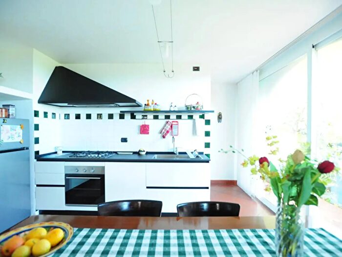 Appartamento trilocale in vendita in Via Cappella Nuova, Boissano