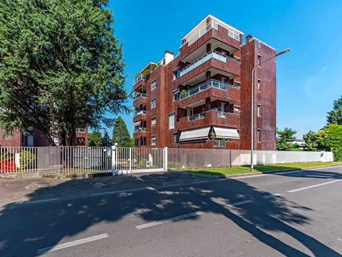 Appartamento trilocale in vendita in Via lda Vinci, Lainate