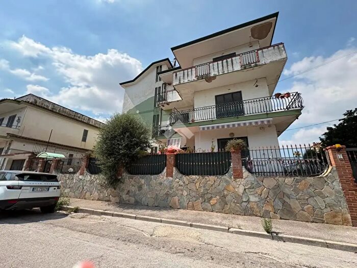 Appartamento trilocale in vendita in Via Don Migliori, Caivano