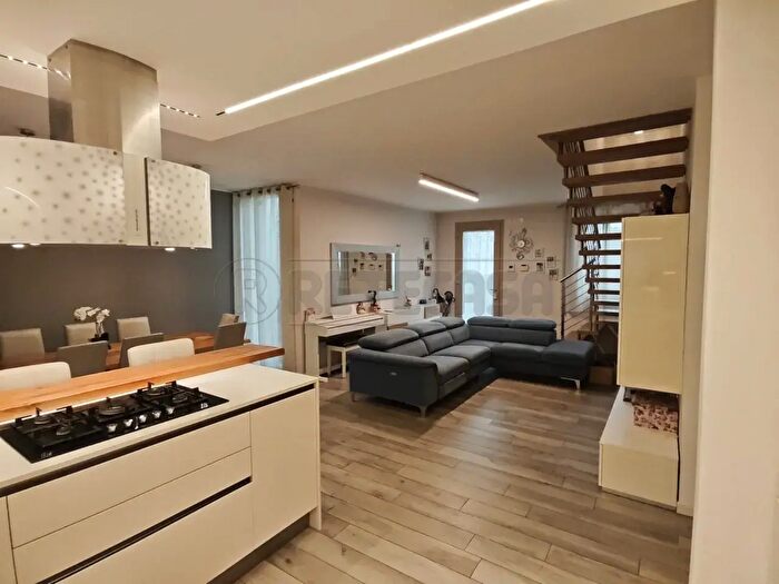 Casa con 5 locali in vendita in Salzano