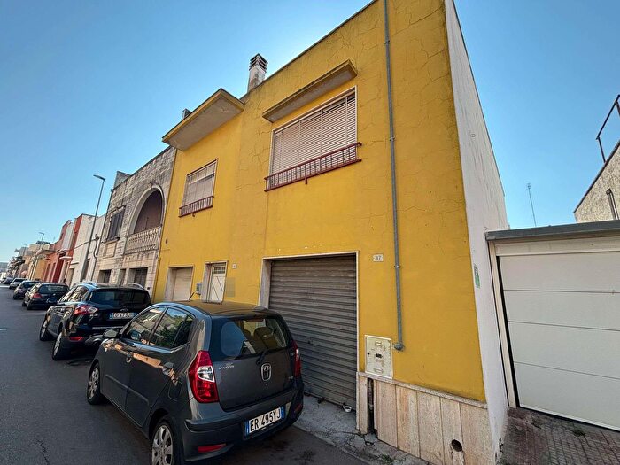 Casa con 6 locali in vendita in Via Giotto, Casarano