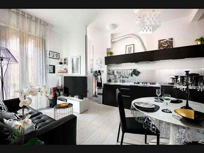 Appartamento trilocale in affitto in Via Carlo Jussi, Bolognina, Bologna