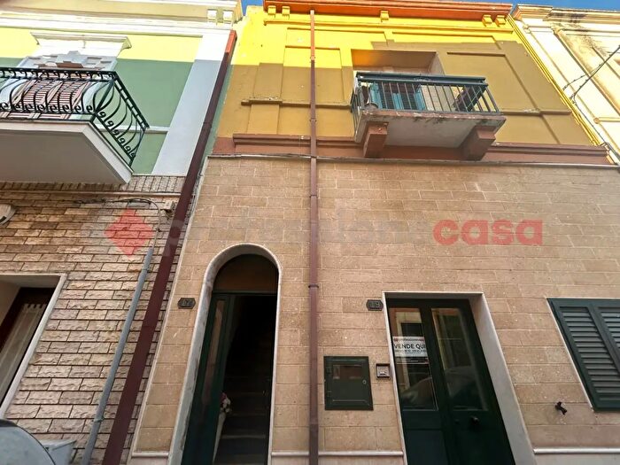 Appartamento quadrilocale in vendita in Via Luogovivo, Pulsano