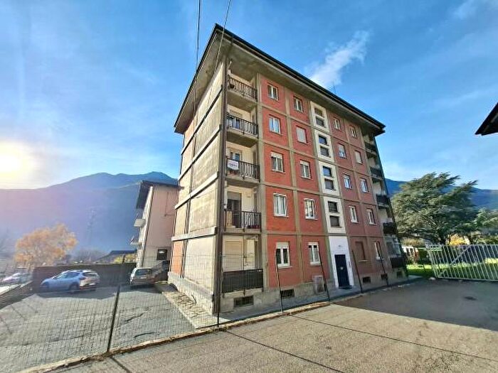 Appartamento trilocale in vendita in Via Martiri della Libertà, Chatillon