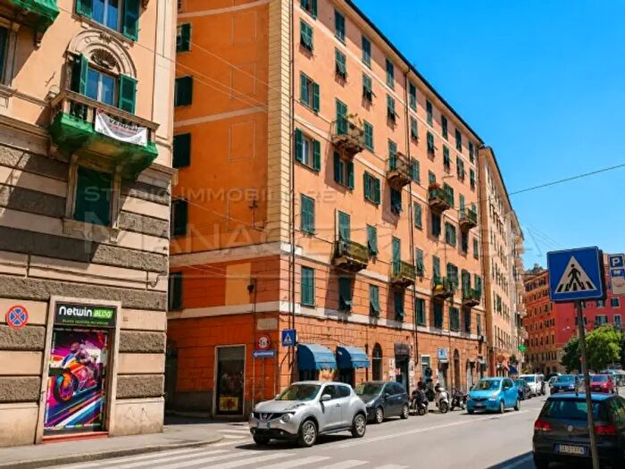 Appartamento trilocale in vendita in Via Walter Fillak, Genova