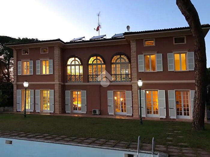 Casa con 8 locali in vendita in Via Castel Raniero, Faenza