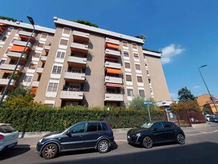 Appartamento trilocale in affitto in Via Capo Palinuro Milano, Milano