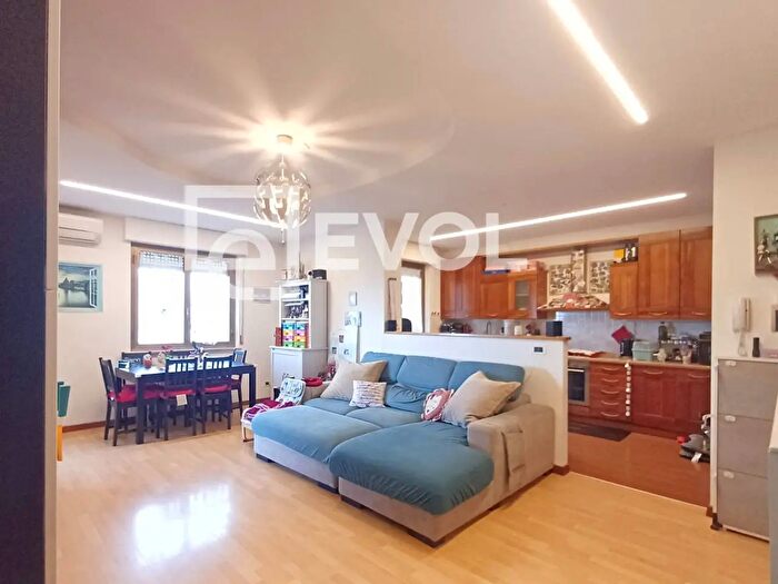 Appartamento trilocale in vendita in Via Argentina, Udine