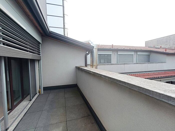 Casa con 6 locali in affitto in Via Gustavo Modena, Indipendenza, Milano