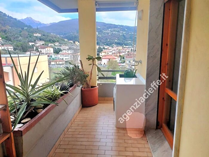 Appartamento quadrilocale in vendita in Massa