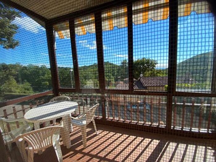 Casa con 6 locali in vendita in Semproniano