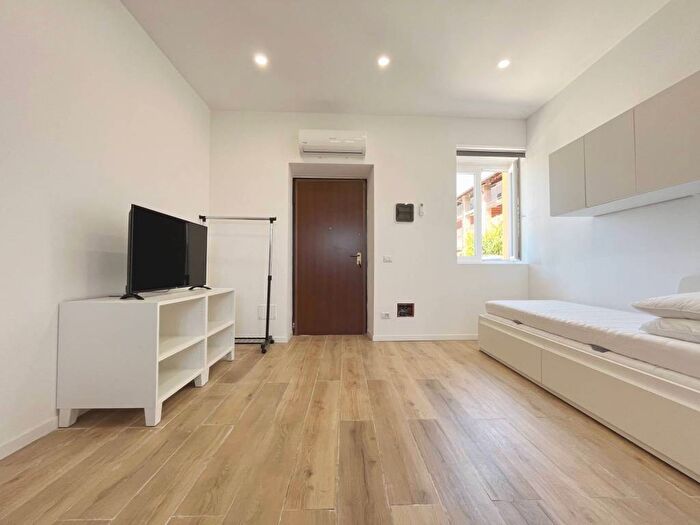 Appartamento monolocale in affitto in Via Resegone, Centro, Camparada