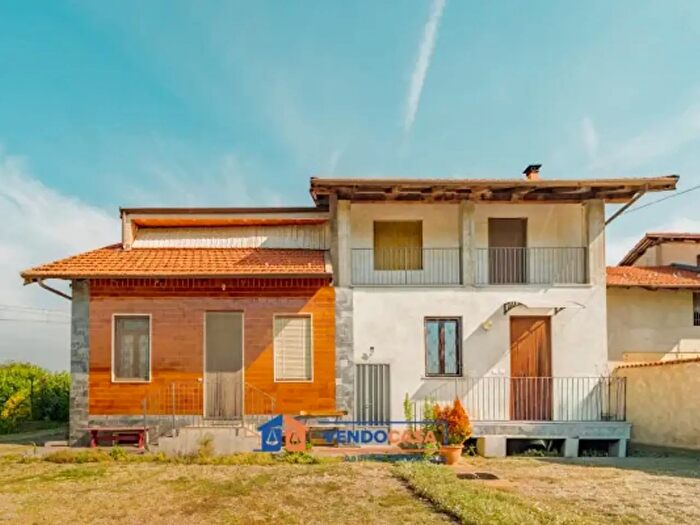Casa con 6 locali in vendita in Regione Crosia, Centallo