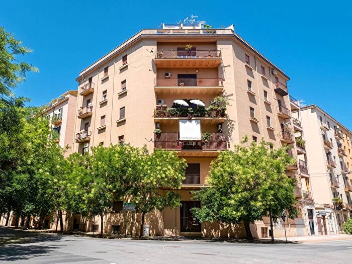 Appartamento con 5 locali in affitto in Piazza Giovanni Boccaccio, Libertà Villabianca, Palermo