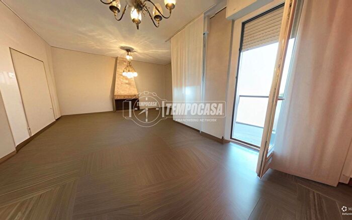 Appartamento con 5 locali in vendita in Via Luigi Zucca a, Rho