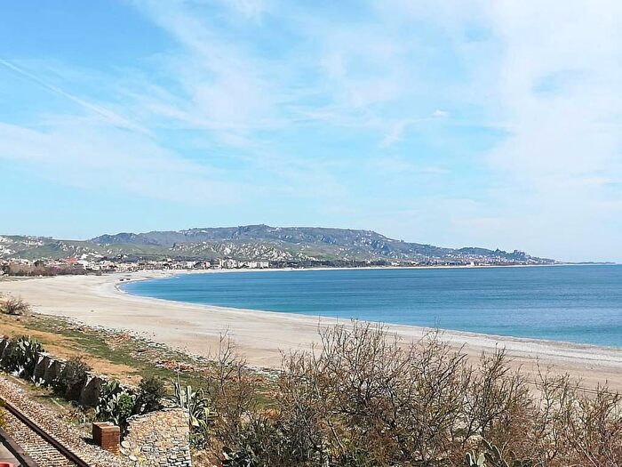 Appartamento con 5 locali in affitto in Via Nazionale, Centro, Siderno