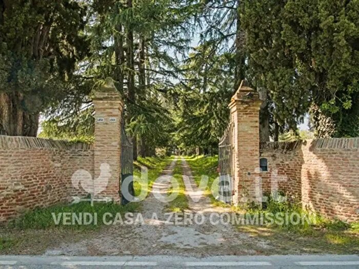 Casa con 6 locali in vendita in Via Roversano San Carlo, Cesena