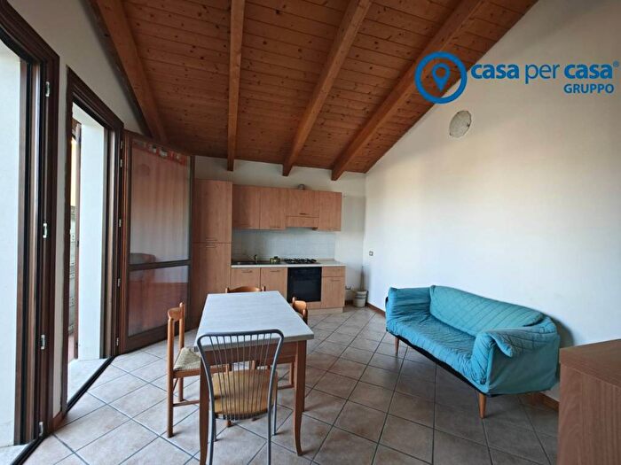 Appartamento trilocale in affitto in Via Pongiluppi, Centro, Ostiglia