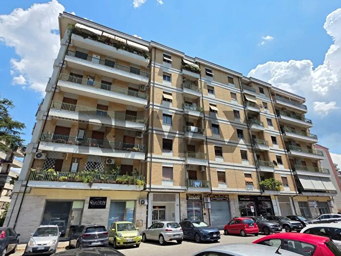 Appartamento con 5 locali in vendita in Via Gugliemo Marconi, Cosenza