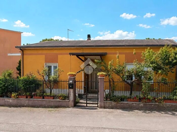 Casa quadrilocale in vendita in Via Maiella, Roseto Degli Abruzzi