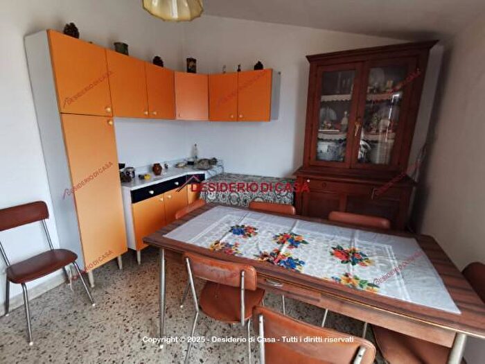 Casa con 5 locali in vendita in Via Gorizia, Isnello
