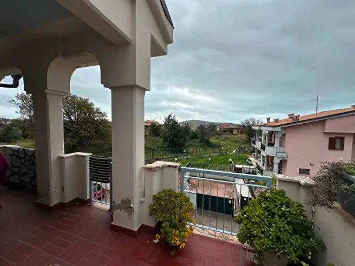 Casa con 6 locali in vendita in Formia