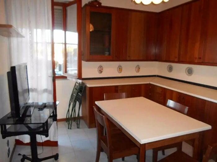 Appartamento con 5 locali in affitto in Pisa