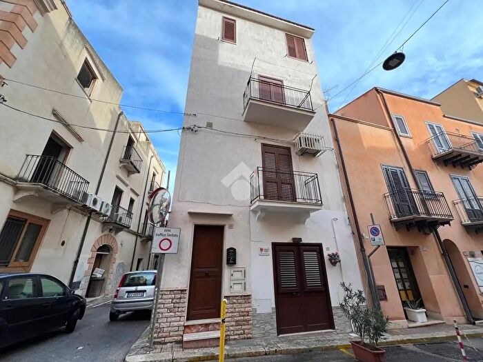 Casa quadrilocale in vendita in Via Guglielmo Marconi, Castellammare Del Golfo
