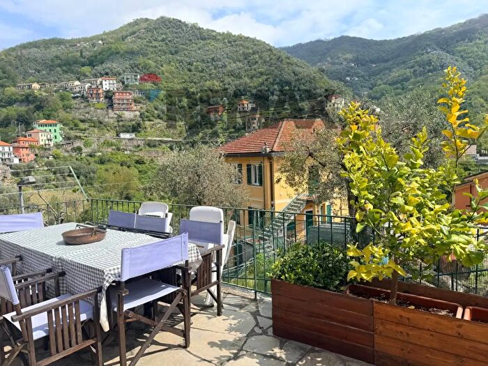 Appartamento trilocale in vendita in Passo del Solco, Avegno