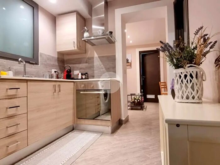 Appartamento trilocale in vendita in Via Principe di Belmonte, Palermo