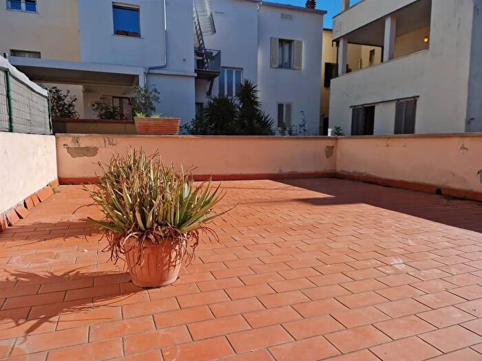 Appartamento con 5 locali in vendita in Cecina