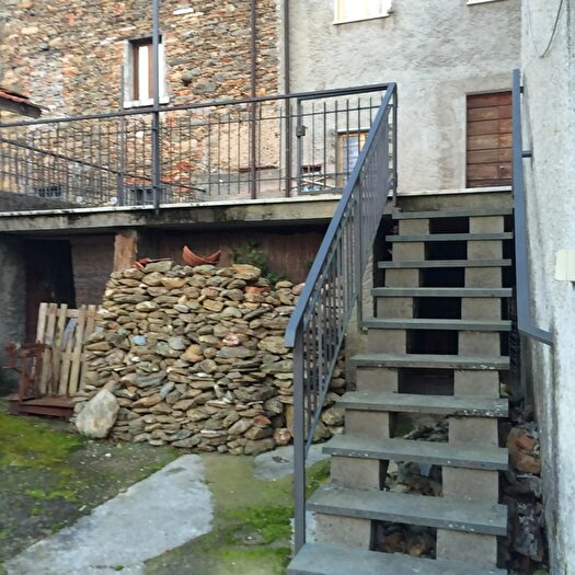 Casa monolocale in vendita in Seravezza