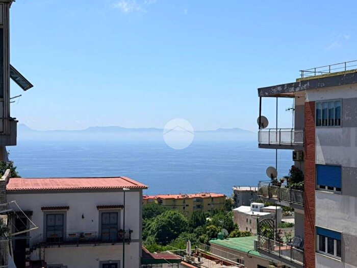 Appartamento trilocale in affitto in Via Alessandro Manzoni, Posillipo, Napoli