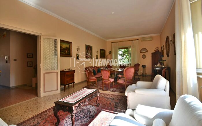 Appartamento con 5 locali in vendita in Via Marco Polo, Osimo