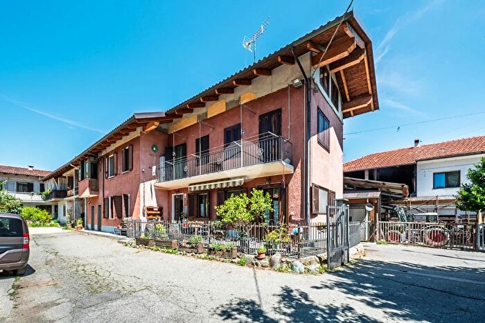 Casa con 5 locali in vendita in Via San Firmino, Fiano