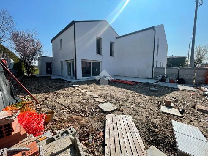 Casa con 5 locali in vendita in Via Sette Martiri, Padova