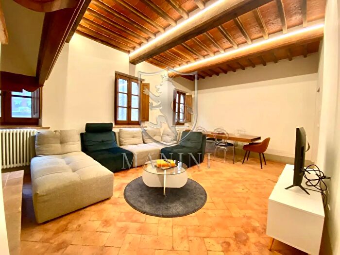 Appartamento con 9 locali in vendita in Piazza GMatteotti, Torrita Di Siena