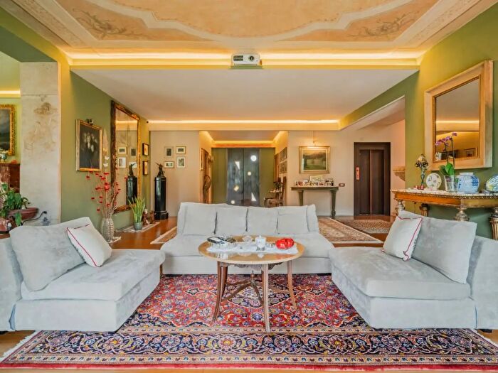 Casa con 10 locali in vendita in Via Patrizio Peduzzi, Tremezzina