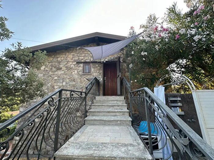 Appartamento trilocale in vendita in Località Pietralba, San Giovanni A Piro