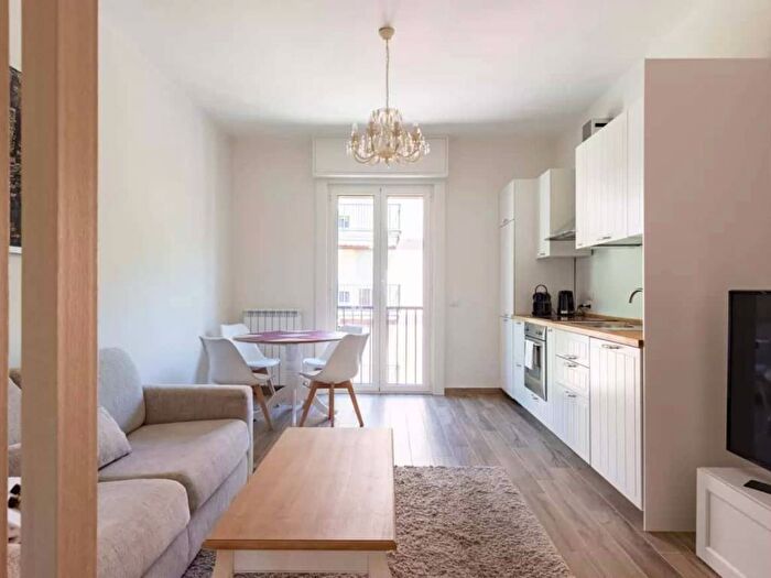 Appartamento trilocale in affitto in Via Fratelli Betti, Funivia, Rapallo