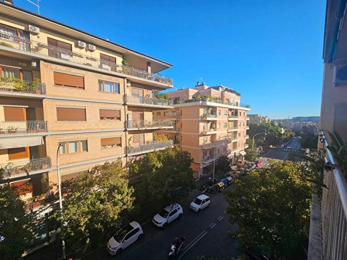 Appartamento trilocale in affitto in Via Fonteiana, Monteverde Vecchio, Roma