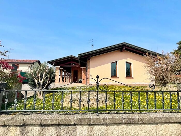 Casa con 7 locali in vendita in Sesto Al Reghena