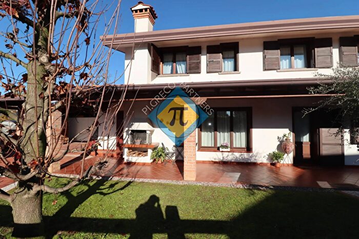 Casa con 5 locali in vendita in Via SLeonardo, Pordenone