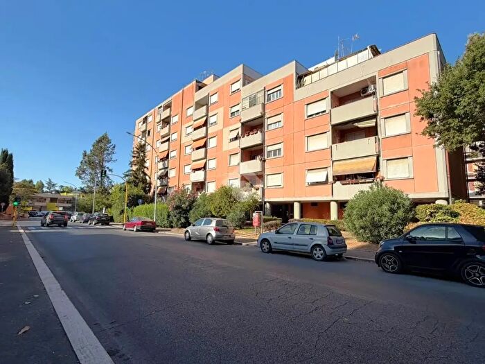 Appartamento trilocale in vendita in Viale dei Caduti per La Resistenza, Roma