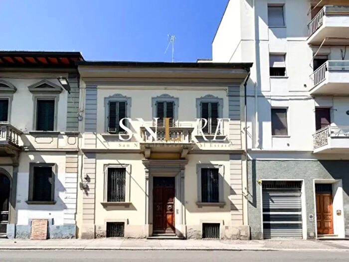 Casa con 6 locali in vendita in Via di Rusciano, Firenze