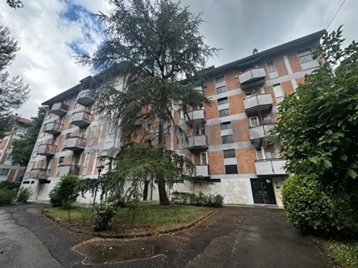 Appartamento trilocale in vendita in Via Uruguay, Milano