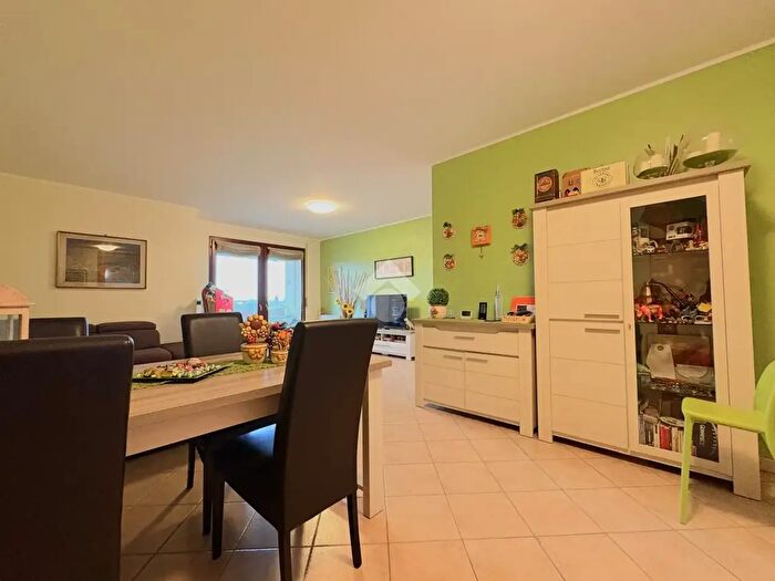 Appartamento quadrilocale in vendita in Via Europa, Suzzara