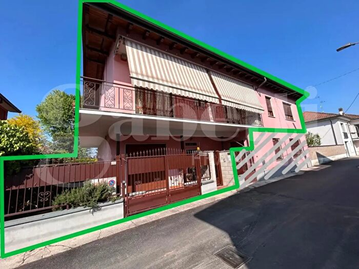 Appartamento quadrilocale in vendita in Via Pessina, Garlasco